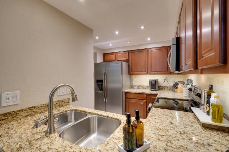 Easy Living in Old Town: Condo w/ Pool Access! — photo 4