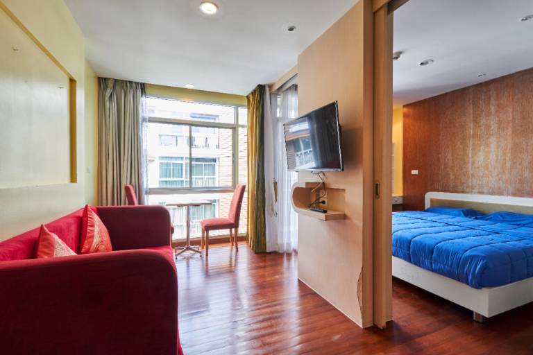 Charming apartment with pool | Perfect for remote work | Dogs allowed in Patong