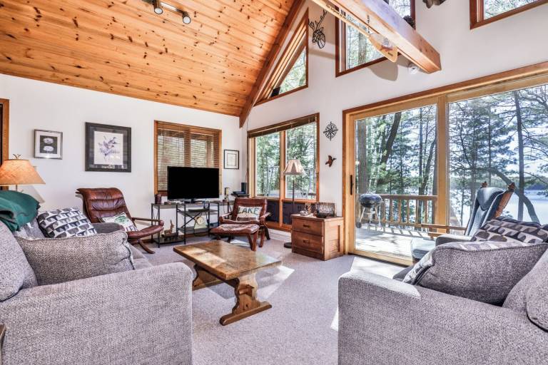 House  Three Lakes