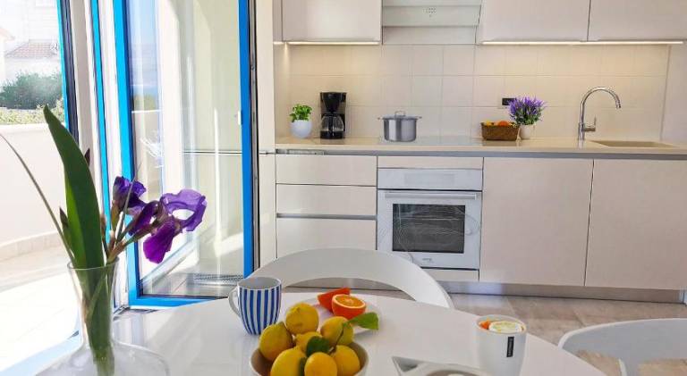 Rental apartment with 2 rooms for 4 persons in Supetar