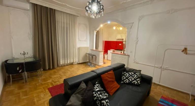 Apartment with Balcony and AC next to Danube in Budapest