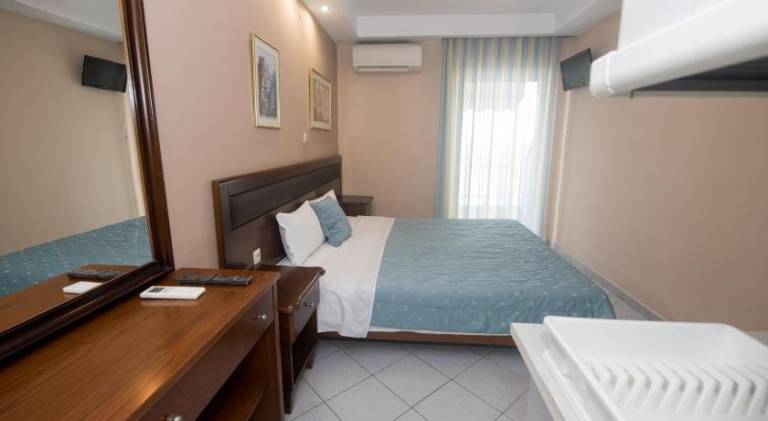 Lovely serviced apartment with patio | Close to the beach | Dogs allowed — photo 2