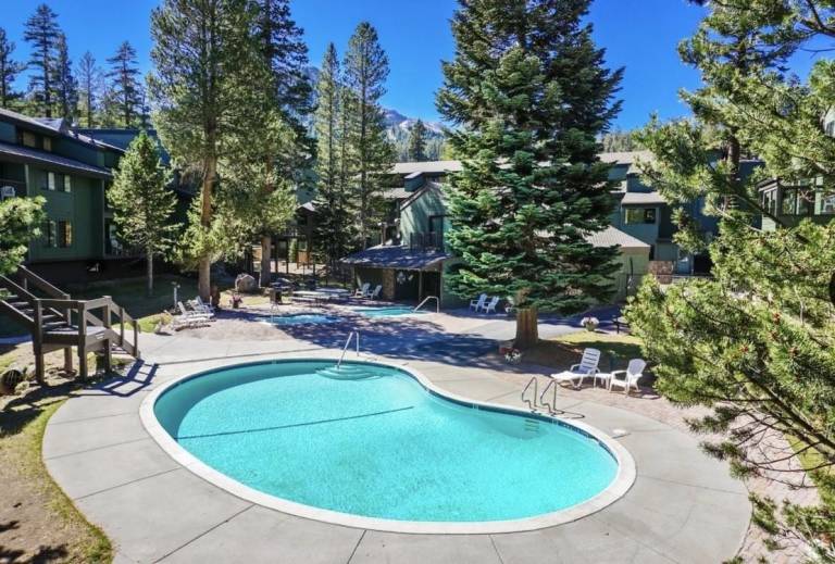Nice condo | Ski nearby | Dogs allowed in Mammoth Lakes, CA