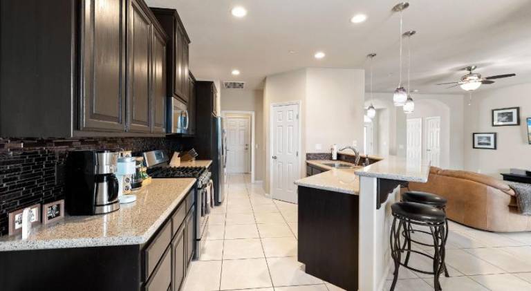 Big house with hot tub & pool | Pet-friendly — photo 3
