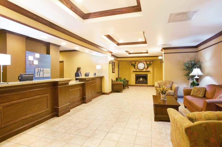 Holiday Inn Express Hotel & Suites Mattoon By IHG — photo 3