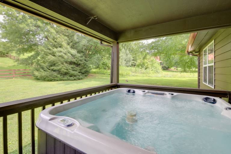 Fire Pit + Hot Tub: Family Cabin in Seiverville! in Sevierville, TN