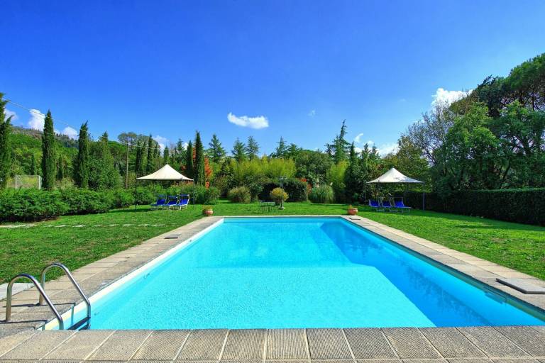 Villa with private pool, terrace & yard — photo 3