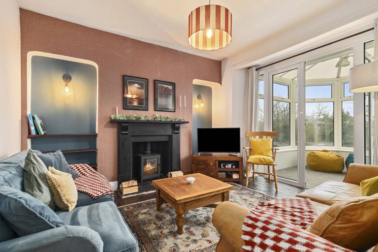 Cottage with hot tub & garden | Garden view in Tenby