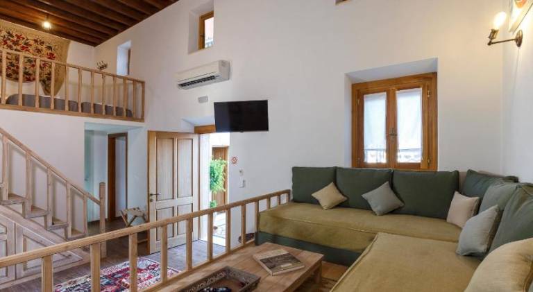 Fully equipped villa with hot tub, terrace & yard | Close to the beach | Pets are welcome — photo 2