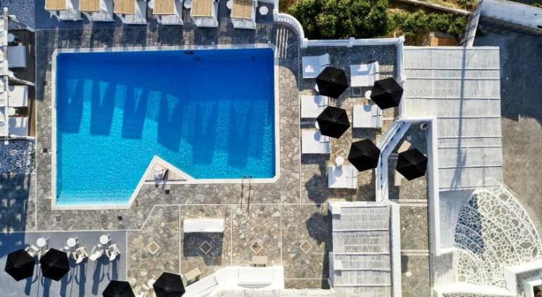 Mr and Mrs White Tinos in Tinos