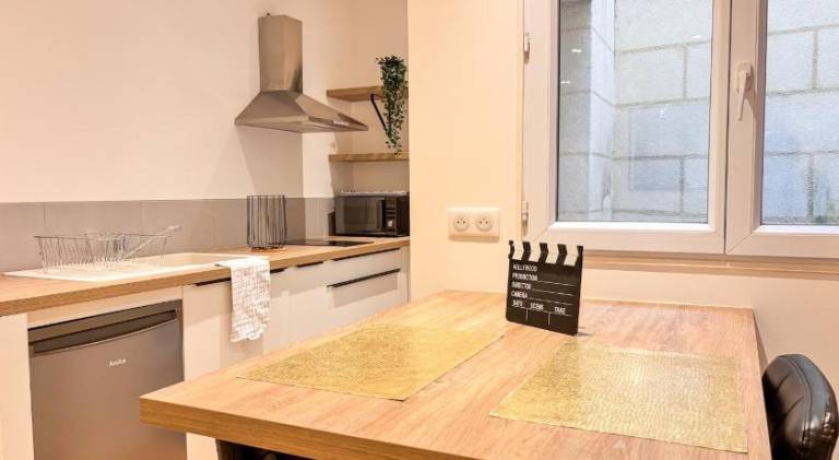 Nice apartment with patio | Next to Bordeaux Cathedral | Perfect for remote work | Pet-friendly — photo 5