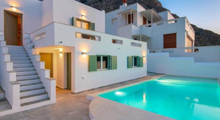 Villa with patio & private pool in Sifnos