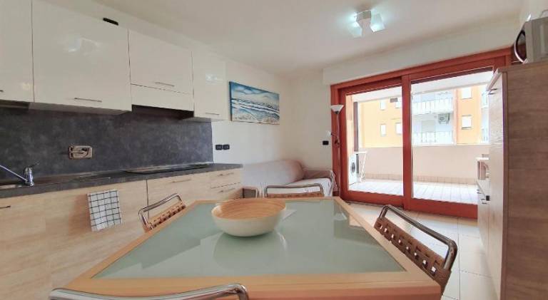 Charming serviced apartment with patio | Close to the beach | Perfect for remote work | Pet-friendly — photo 3