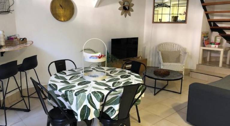 Holiday apartment with patio | Pet-friendly — photo 3