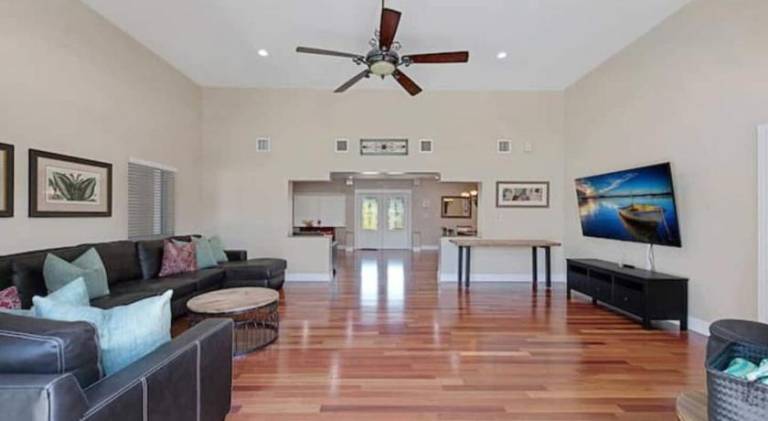 Vacation home with pool | Perfect for remote work — photo 4