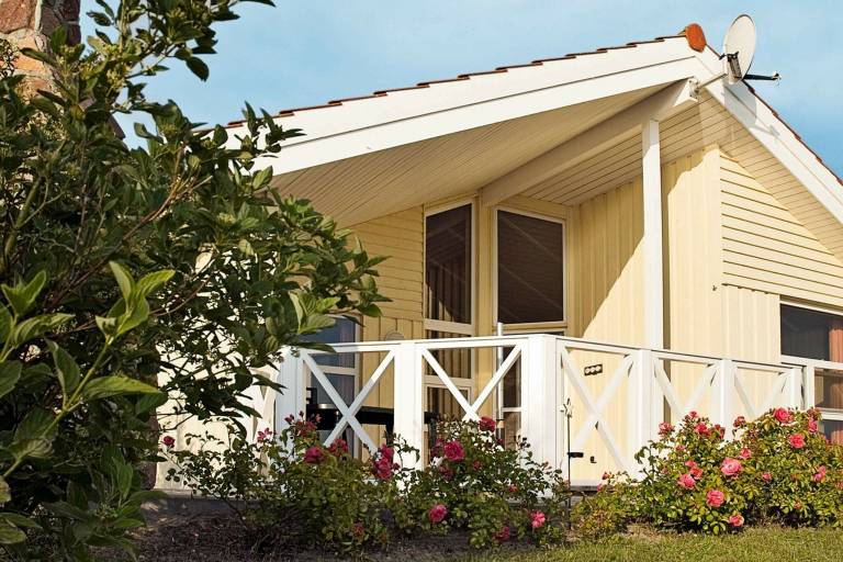 Fully equipped vacation home with patio, sauna & BBQ | Pet-friendly — photo 2