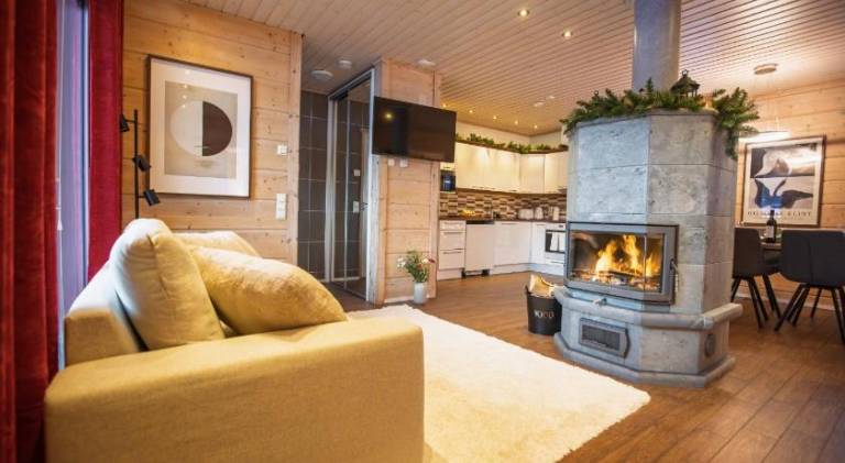 Sonka Resort Lakeside Villa with Private Sauna & Hot Tub — photo 2