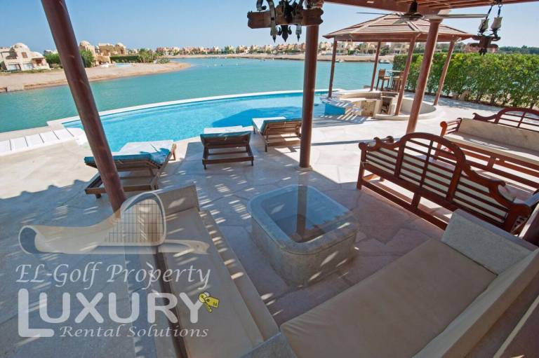 Fully equipped charming villa with jacuzzi, pool & BBQ | Water view | Beach nearby | Pet-friendly — photo 3