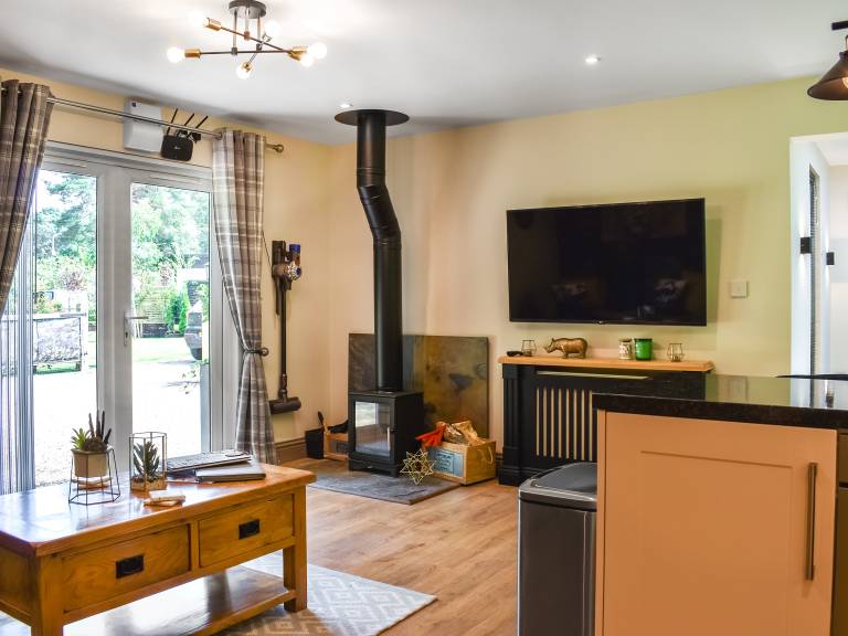 Child-friendly cottage with hot tub & garden | Dogs allowed — photo 3