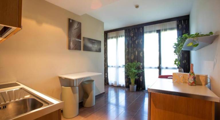 Children-friendly charming serviced apartment with terrace & garden | Pets allowed — photo 4