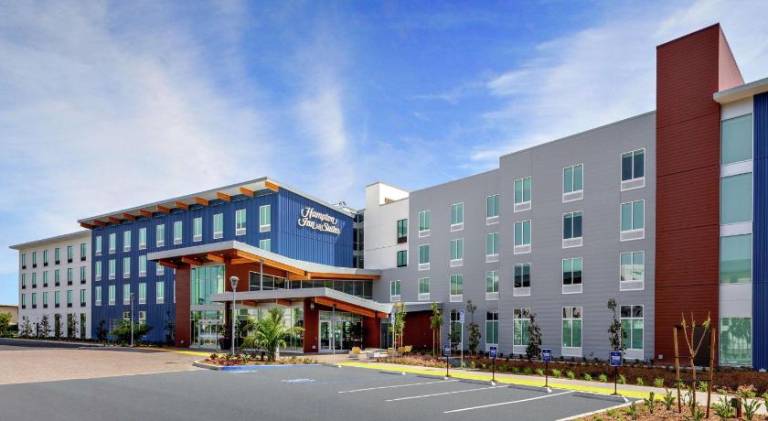 Hampton Inn & Suites San Diego Liberty Station — photo 2