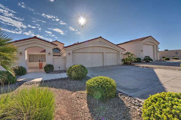 Pool & Game Room: Pet-Friendly Lake Havasu Gem — photo 2