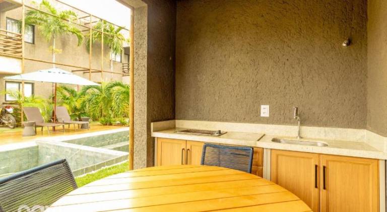 House with pool & garden — photo 4
