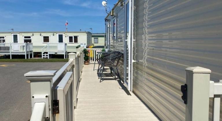Promenade park 8 Berth caravan next to the beach entrance, WIFI included — photo 3