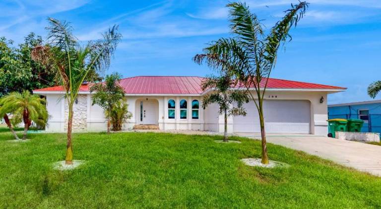 Vacation home with pool | Dogs allowed in Port Charlotte, FL