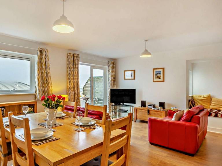 Fully equipped rental apartment | Water view | Next to the beach | Pets allowed — photo 3