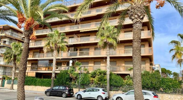 Apartment with terrace & garden in Cambrils