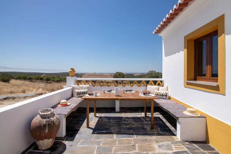 Country House 'Casas Do Monte I - T2' with Mountain View, Wi-Fi and Air Conditioning in Beja