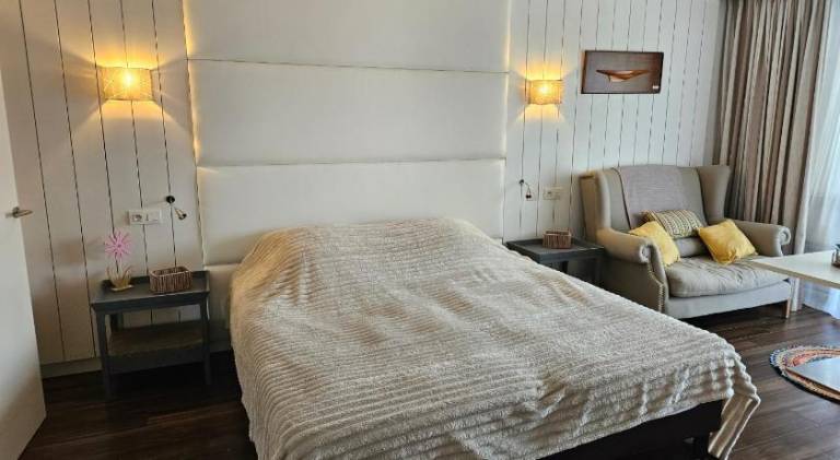 Charming serviced apartment with private pool & terrace | Beach nearby | Dogs allowed in Bayonne