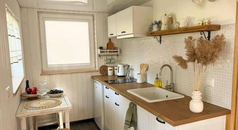 Beautiful vacation home with hot tub | Pets are welcome — photo 4