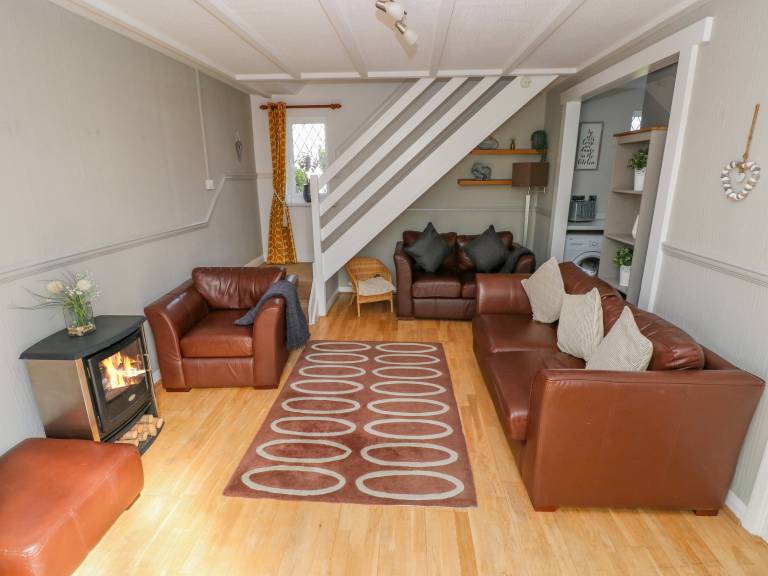 Family-friendly nice cottage with pool, yard & terrace | Dogs allowed — photo 3