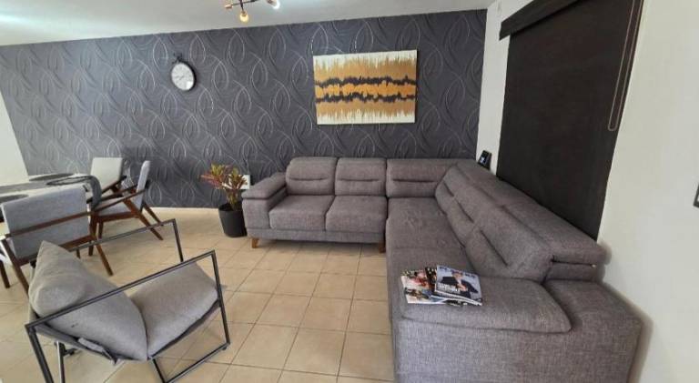 House with 1 room for 6 persons in Torreón