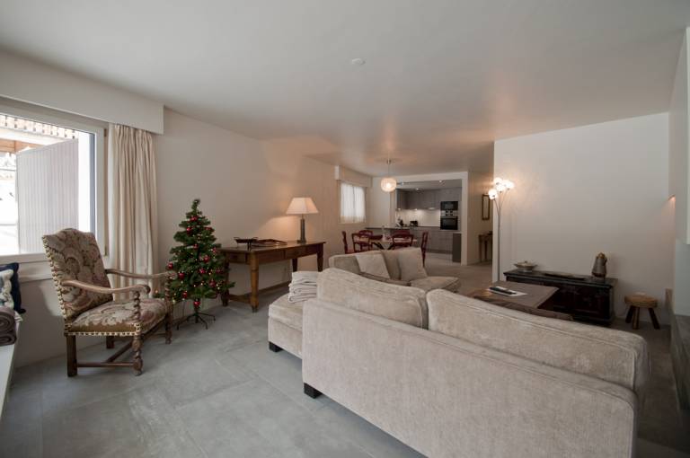 Apartment with patio | Mountain view — photo 2