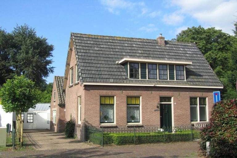 169161