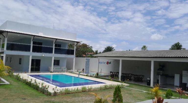 House with pool — photo 5