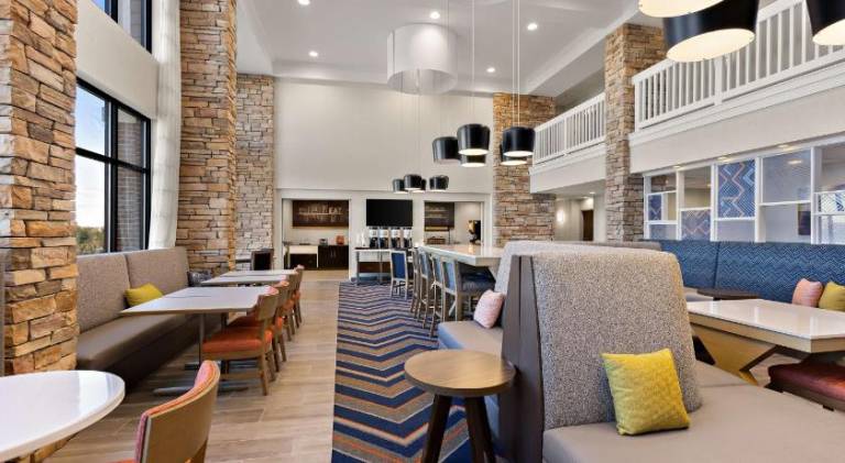 Hampton Inn & Suites Petoskey — photo 2