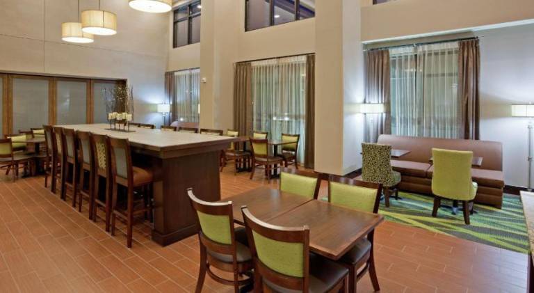 Hampton Inn & Suites Minneapolis West/Minnetonka — photo 2