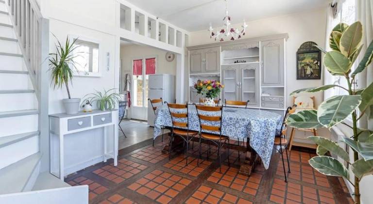 Pleasant house with yard, grill & hot tub | Next to the beach | Pet-friendly — photo 4