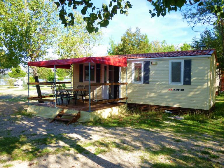 Beautiful vacation home with grill & yard | Sea view | Next to the beach | Dogs allowed in Starigrad