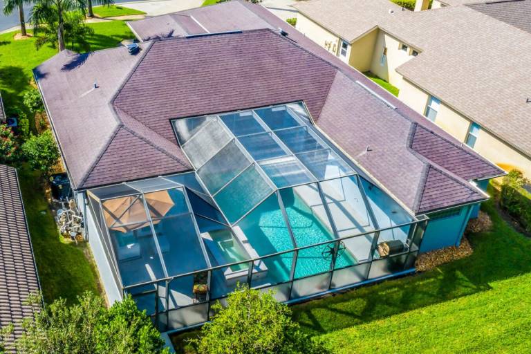 Child-friendly nice vacation home with private pool, hot tub & barbeque | Dogs allowed — photo 3