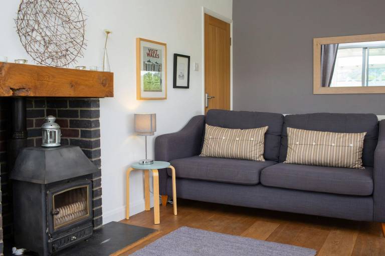 Family-oriented wonderful cottage with patio & garden | Beach nearby | Pet-friendly — photo 5