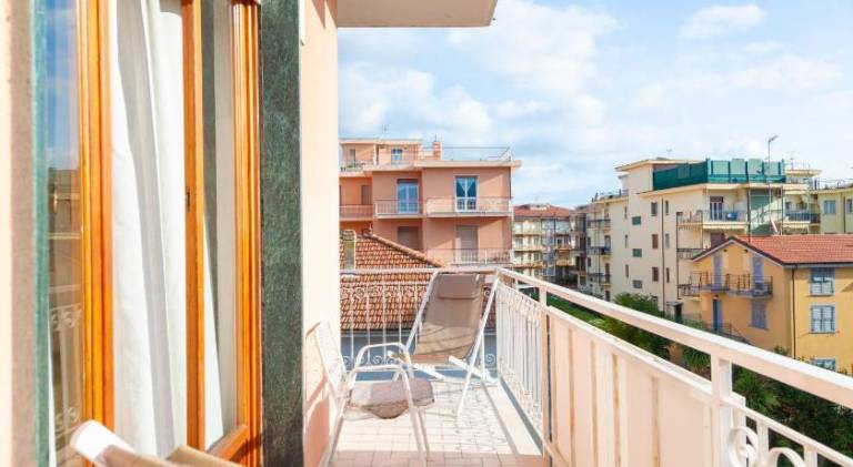 Holiday apartment with patio — photo 2