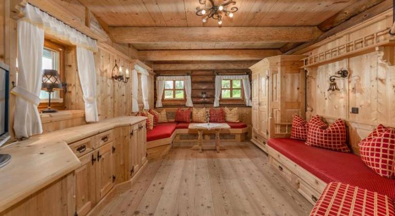 Chalet with patio & garden | Suitable for remote work | Dogs allowed — photo 3