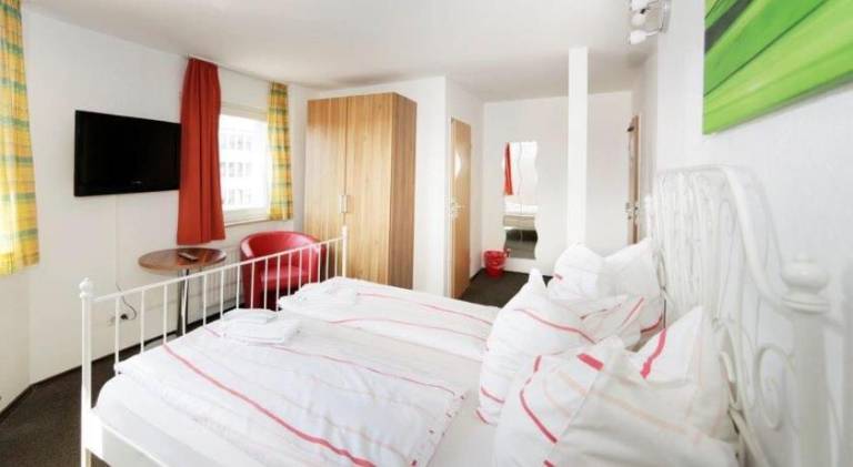 Hotel Goldener Hahn — photo 2