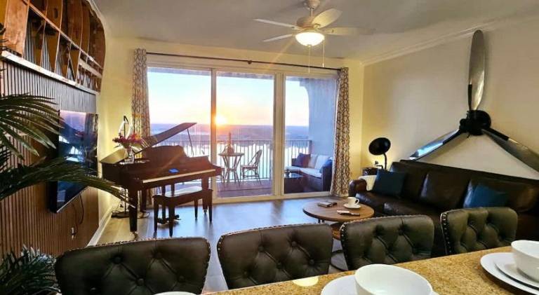 Stunning waterfront Views 1 mile to Disney 2 bath — photo 3