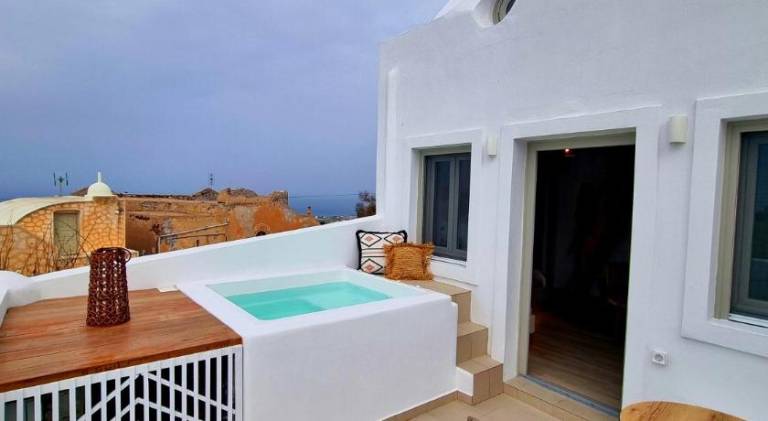 Pleasant vacation home with patio & jacuzzi | Perfect for remote work | Pet-friendly — photo 3